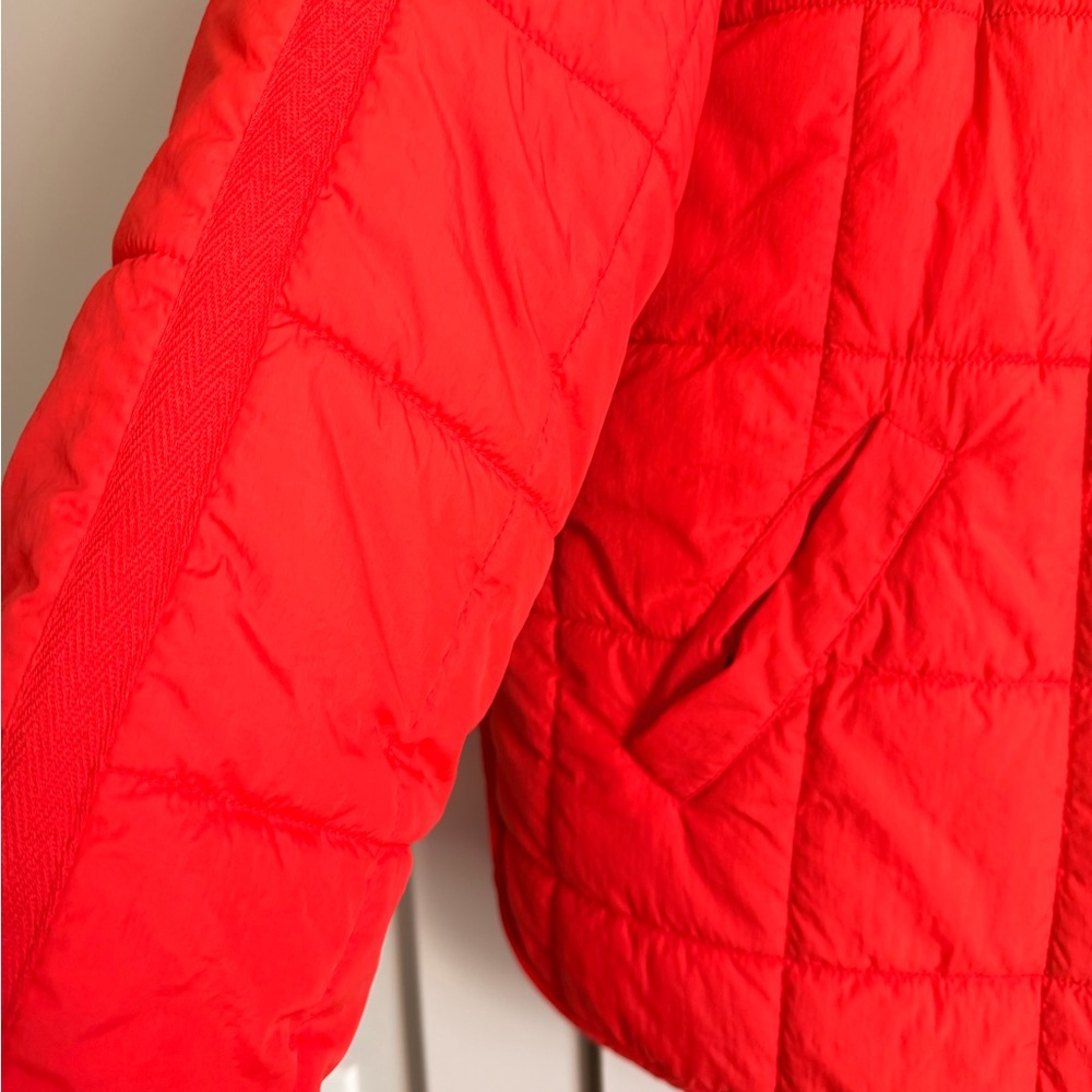 Bright red jacket, large - Picture 2 of 4
